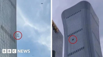 اصطدام طائرة بناطحة سحاب في بكين يثير مخاوف تشبه أحداث 11 سبتمبر